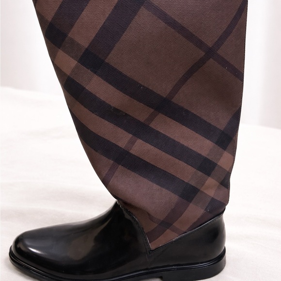 Burberry Black and Brown Winter Boots - Picture 2 of 3